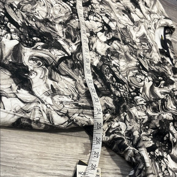 Zella Marble Print Sweatshirt New with tag Size X-Large - Picture 4 of 7